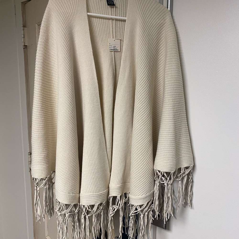 Elegant Cream Fringe Poncho - Picture 3 of 7
